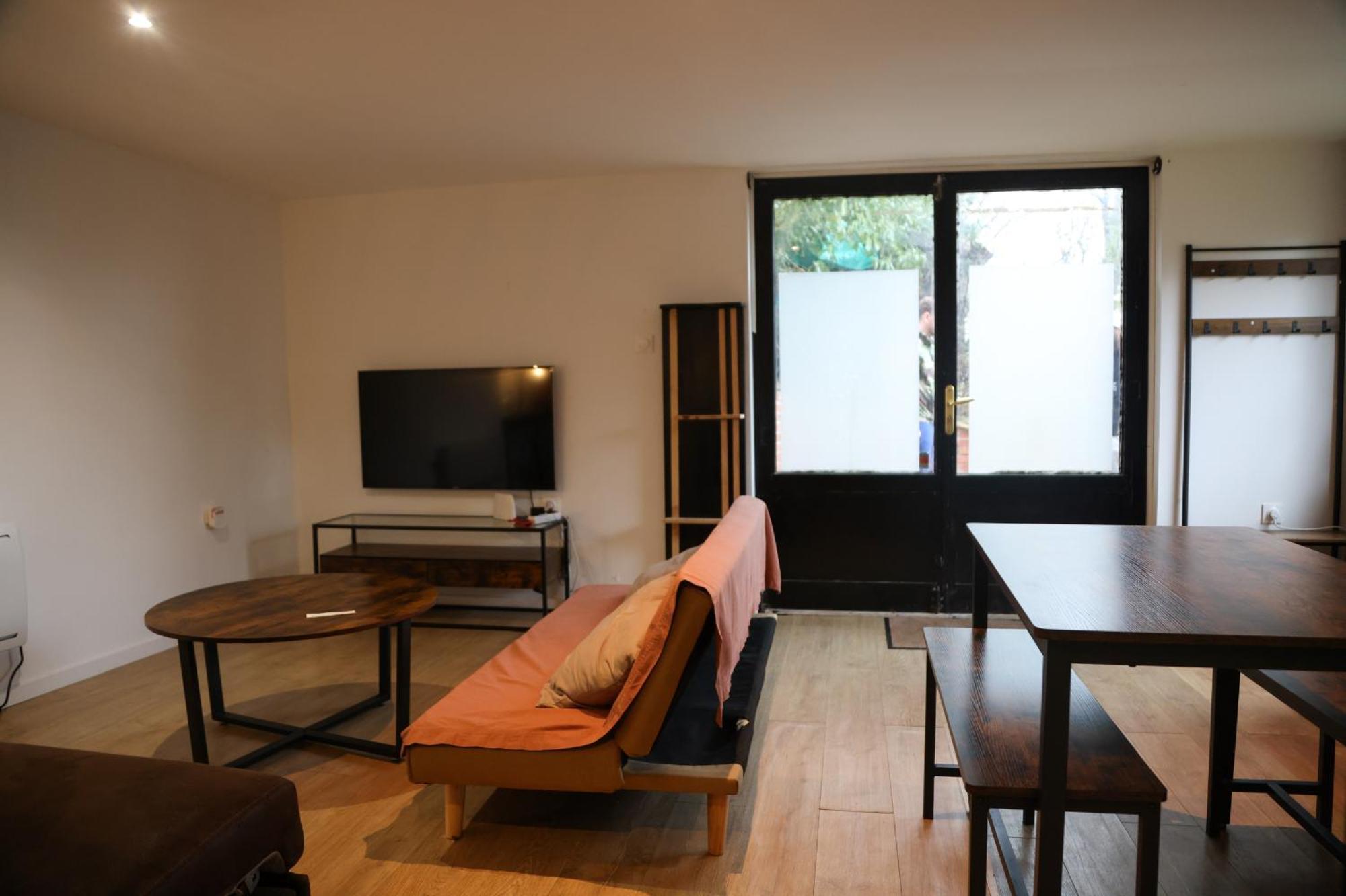 Appartement Avec Une Chambre Montlhéry Exterior foto