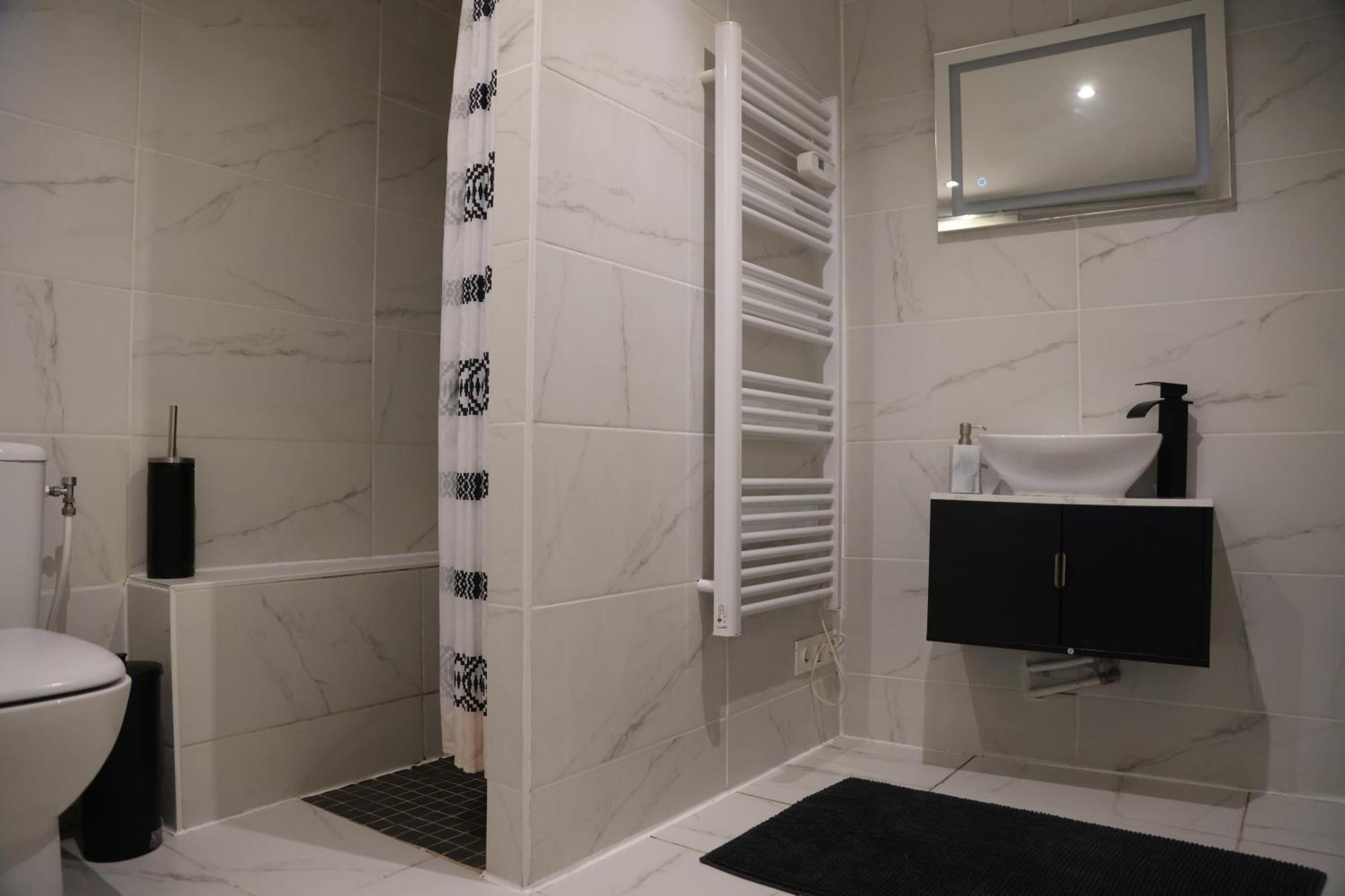 Appartement Avec Une Chambre Montlhéry Exterior foto
